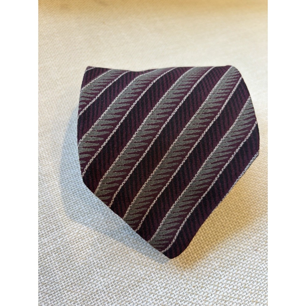 Giorgio‎ Armani Vintage Silk Tie Made Italy Thin Gray Red Geometric 3.75"